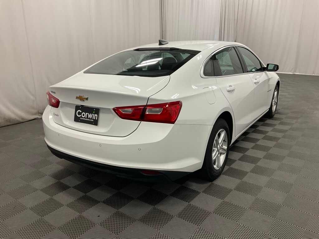 2024 Chevrolet Malibu LS photo 3