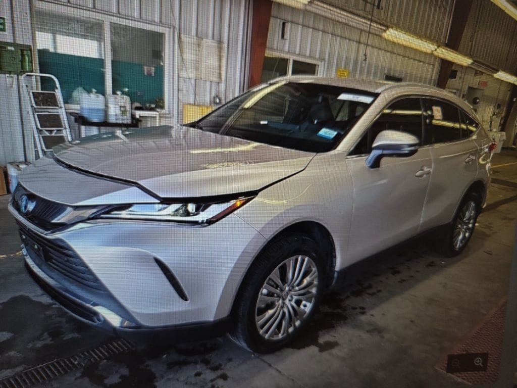 Used 2023 Toyota Venza Limited with VIN JTEAAAAH2PJ126002 for sale in Moorhead, Minnesota