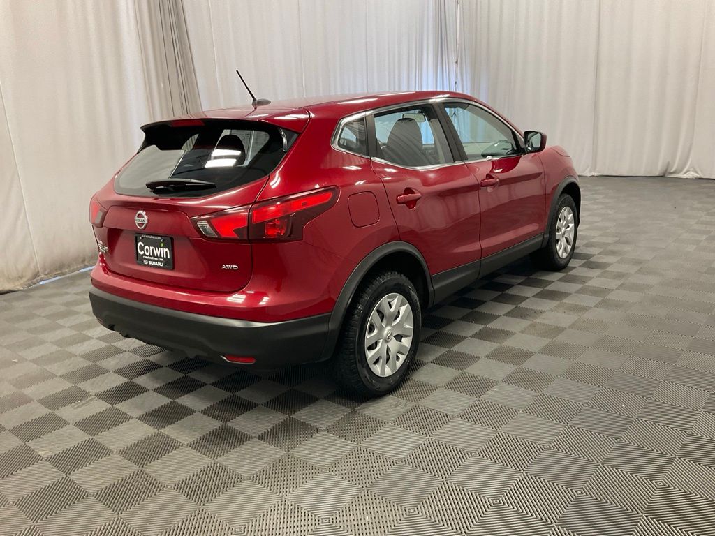 Used 2018 Nissan Rogue Sport S with VIN JN1BJ1CR5JW258702 for sale in Moorhead, Minnesota