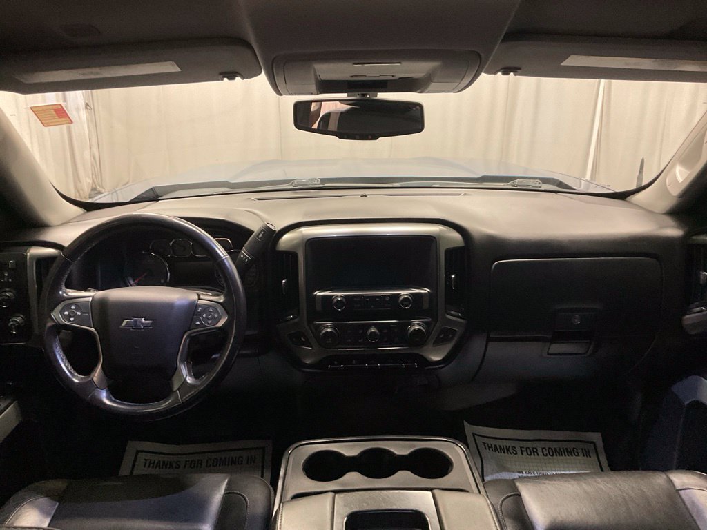 Used 2018 Chevrolet Silverado 1500 LT with VIN 3GCUKRECXJG536633 for sale in Moorhead, Minnesota