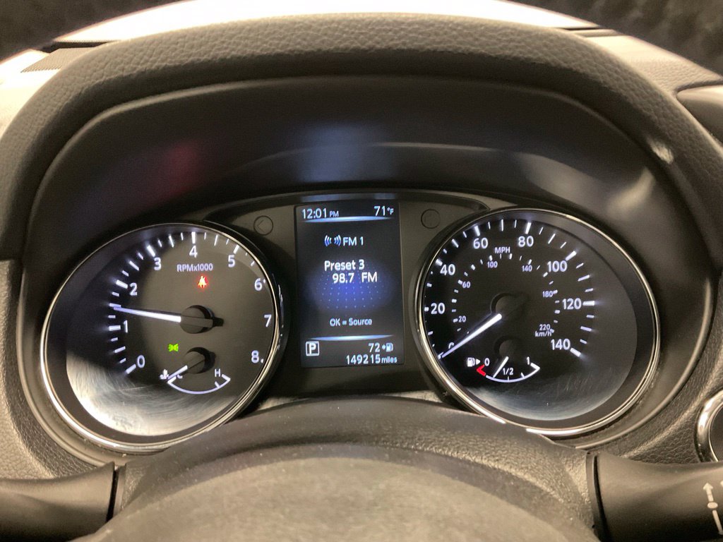 Used 2017 Nissan Rogue SV with VIN 5N1AT2MT3HC824155 for sale in Moorhead, MN