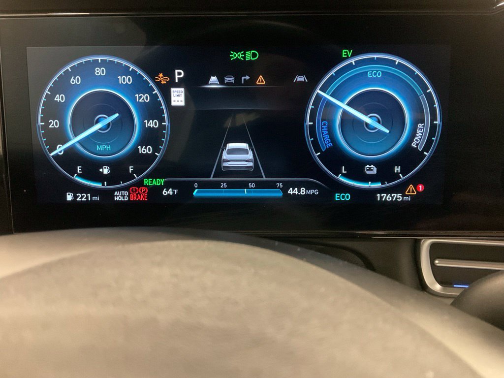 Used 2025 Hyundai Elantra Limited with VIN KMHLN4DJ9SU173581 for sale in Moorhead, Minnesota