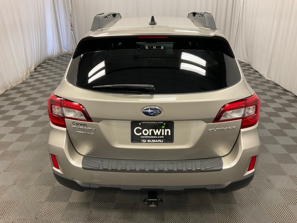 2016 Subaru Outback 2.5i Limited photo 3