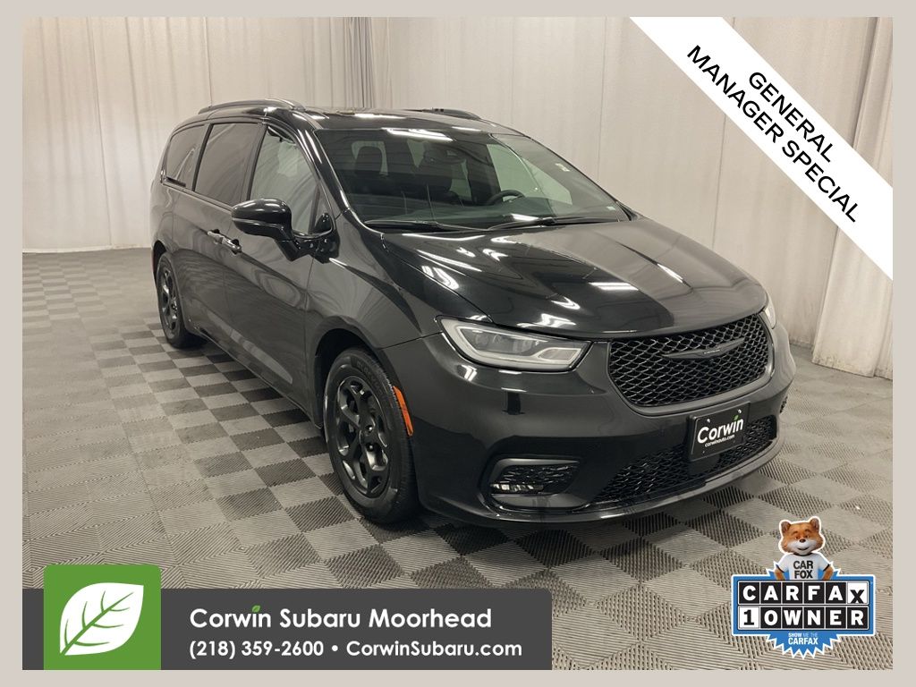 2024 Chrysler Pacifica PHEV Select's photo