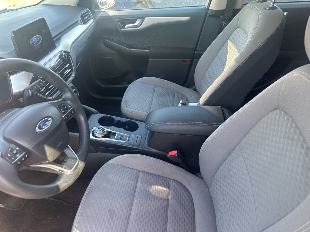 2020 Ford Escape SE photo 2