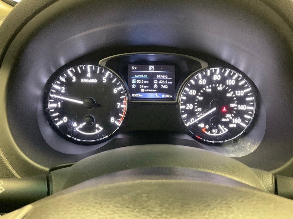 Used 2017 Nissan Altima SV with VIN 1N4AL3AP9HC224599 for sale in Moorhead, Minnesota