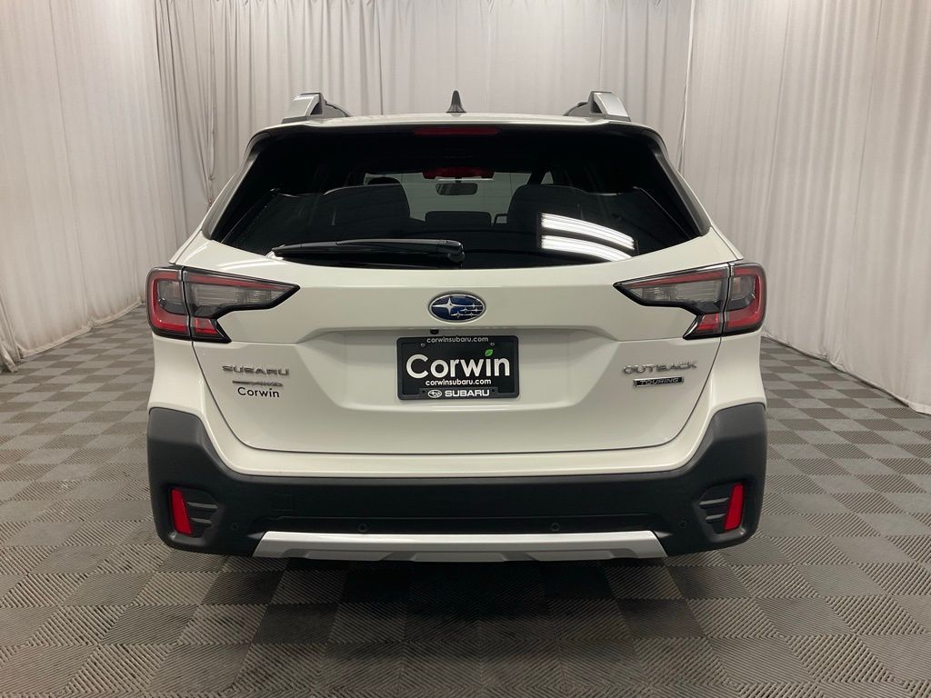 2022 Subaru Outback Touring photo 2