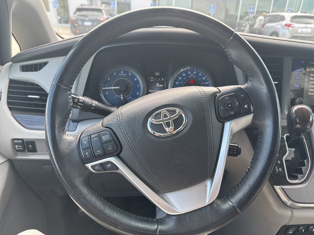 Used 2017 Toyota Sienna XLE with VIN 5TDYZ3DC4HS877033 for sale in Moorhead, Minnesota