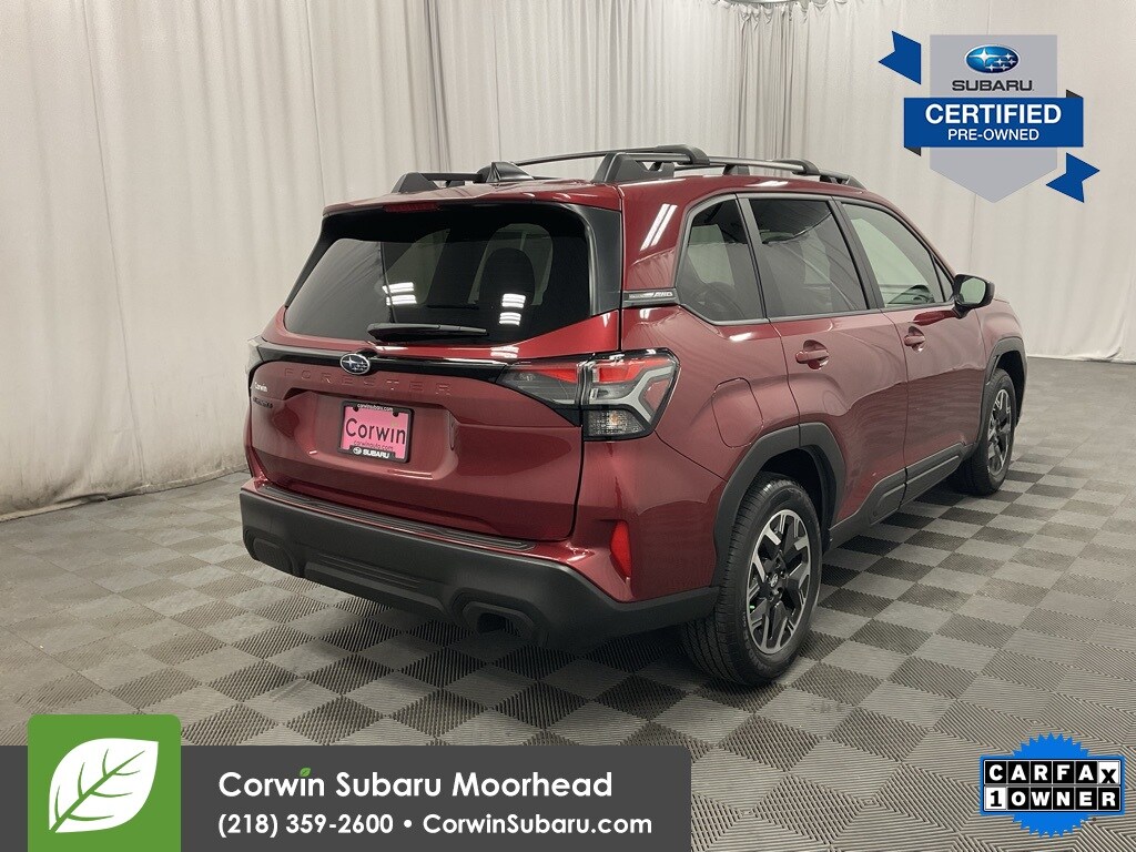 2025 Subaru Forester Premium photo 3