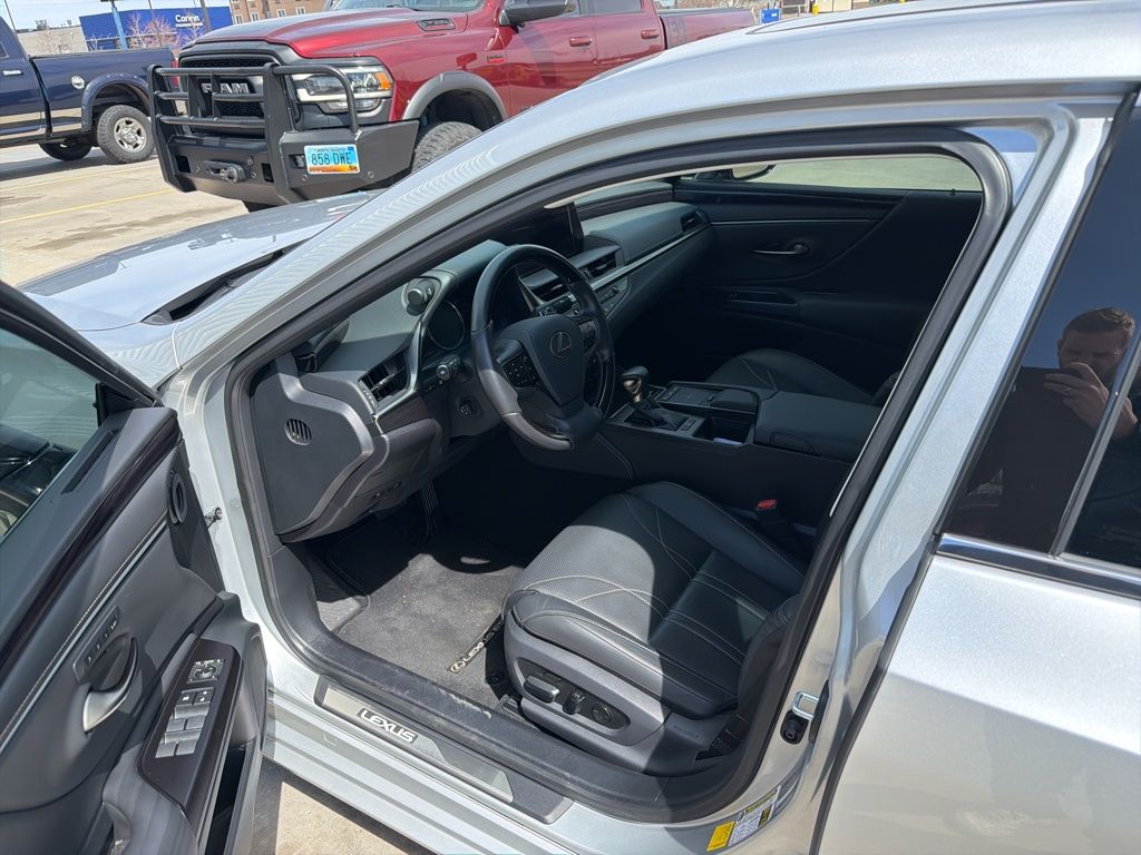 Used 2020 Lexus ES 350 Luxury with VIN 58AEZ1B14LU051705 for sale in Moorhead, Minnesota