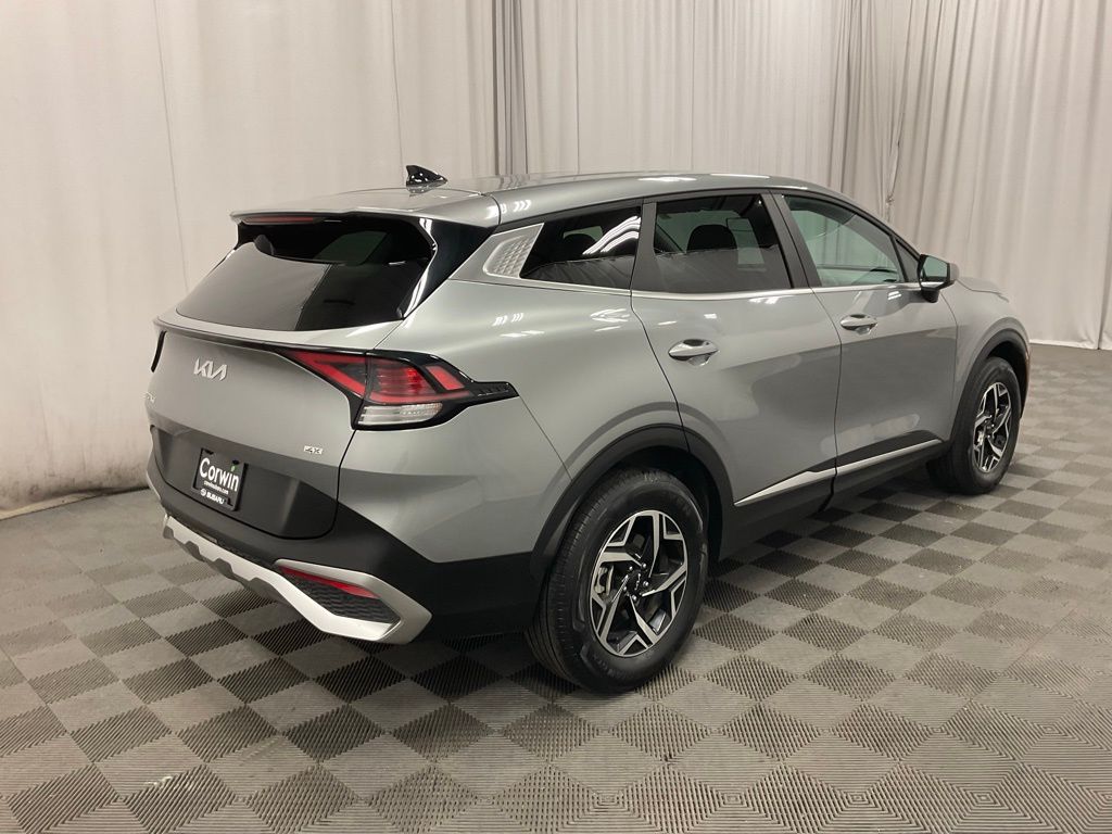 Used 2024 Kia Sportage LX with VIN KNDPUCDF4R7305766 for sale in Moorhead, Minnesota