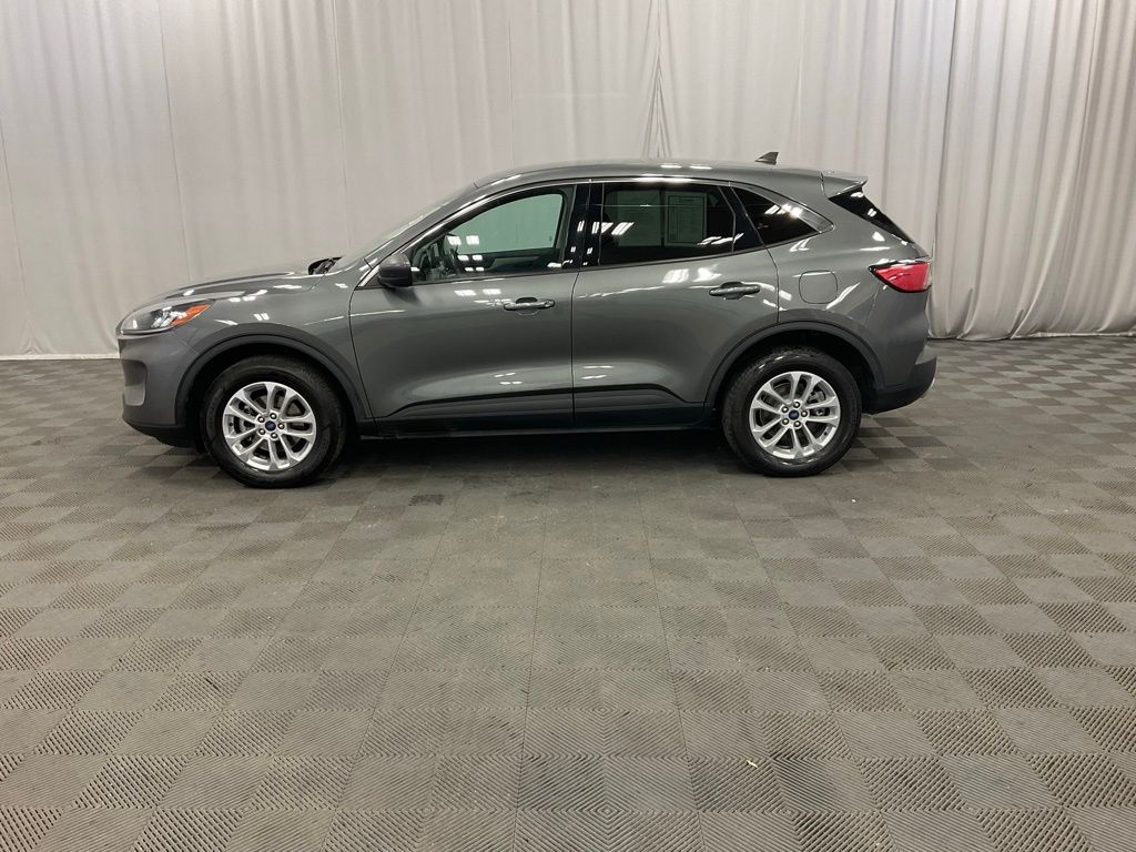 Used 2022 Ford Escape SE with VIN 1FMCU9G64NUB81230 for sale in Moorhead, Minnesota