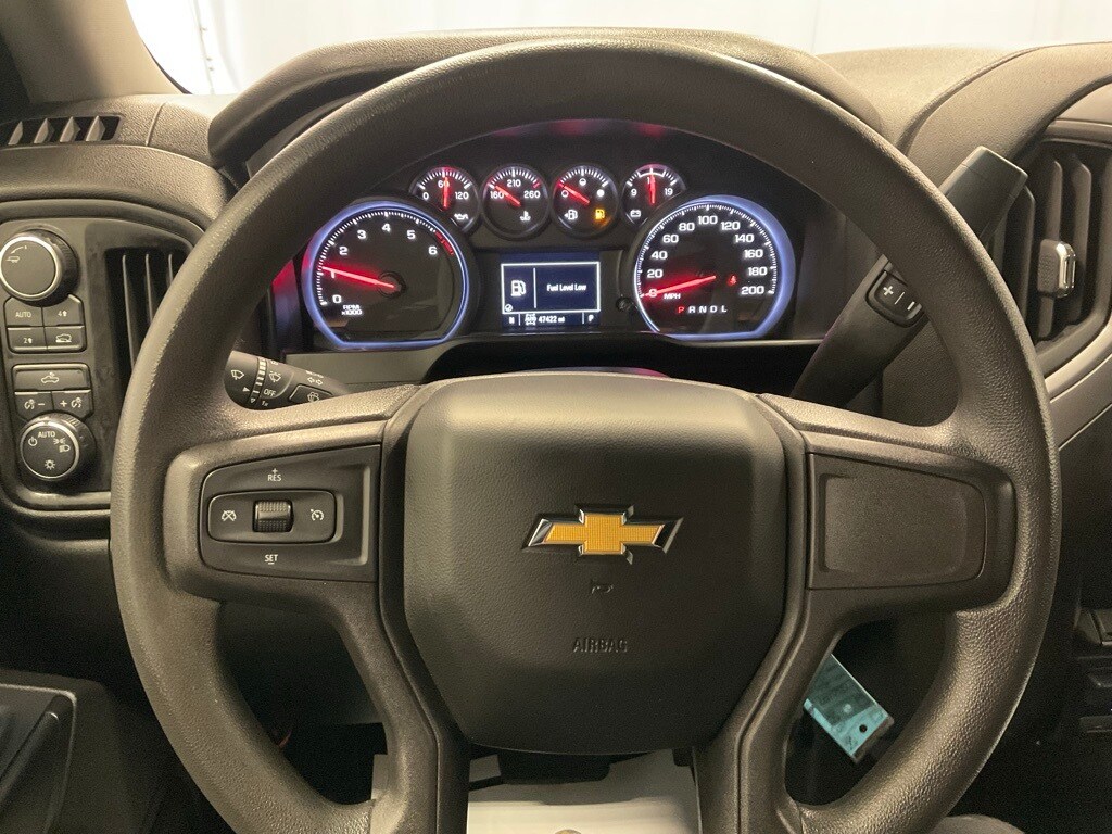 Used 2021 Chevrolet Silverado 1500 Custom with VIN 1GCUYBEF9MZ320499 for sale in Moorhead, Minnesota