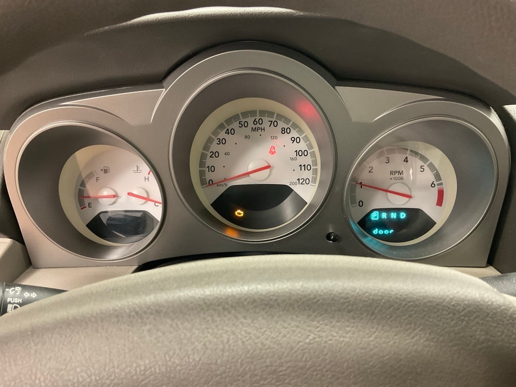 Used 2008 Dodge Avenger SE with VIN 1B3LC46K58N262911 for sale in Moorhead, Minnesota