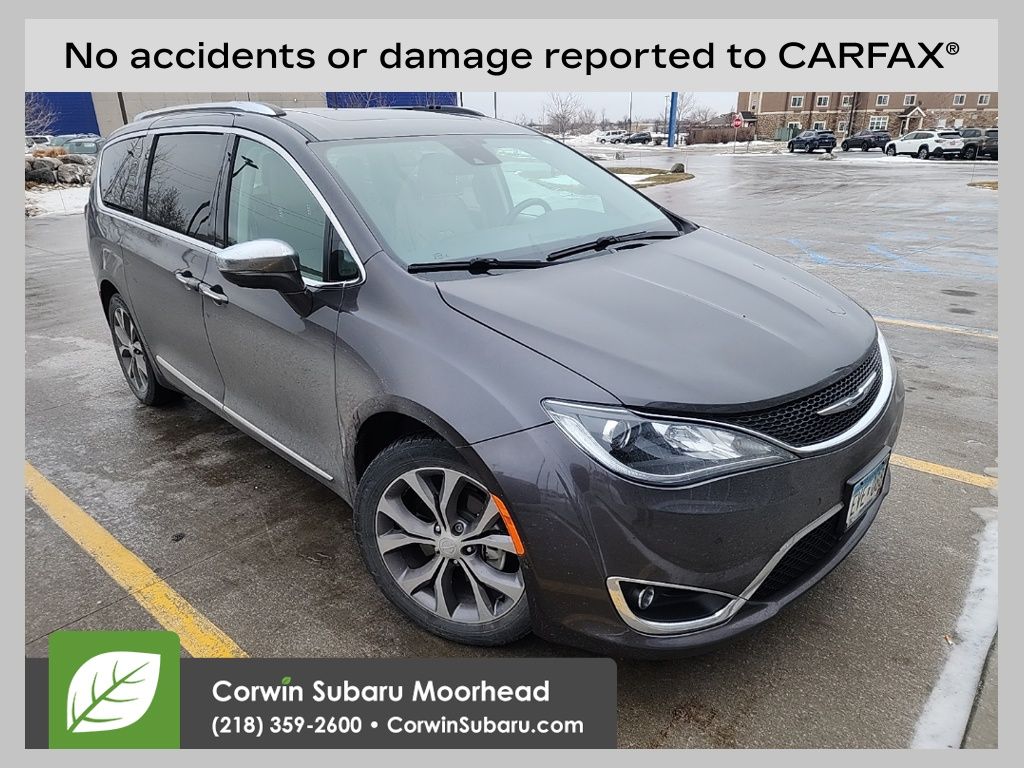 2020 Chrysler Pacifica Limited's photo