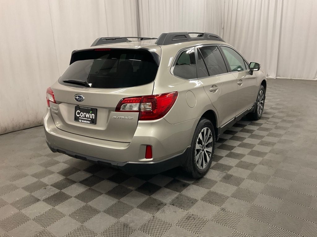 2015 Subaru Outback 2.5i Limited photo 2