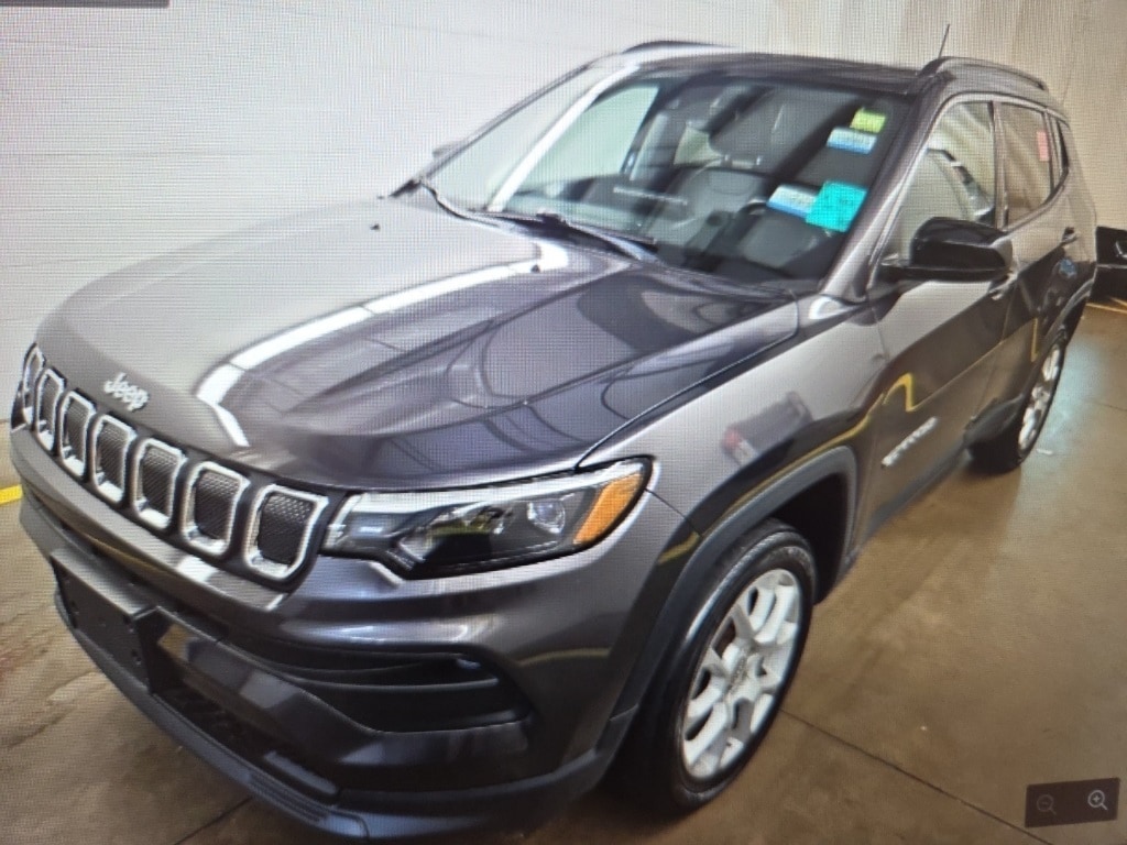 Used 2022 Jeep Compass Latitude Lux with VIN 3C4NJDFB2NT184967 for sale in Moorhead, Minnesota