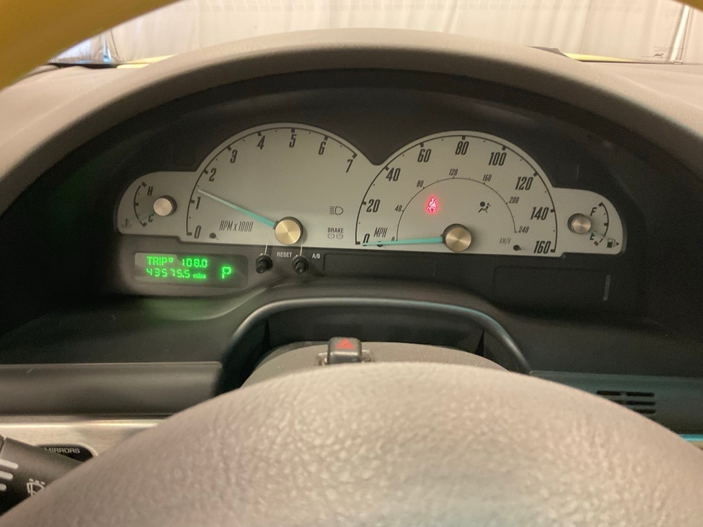 Used 2002 Ford Thunderbird Deluxe with VIN 1FAHP60A92Y117922 for sale in Moorhead, Minnesota