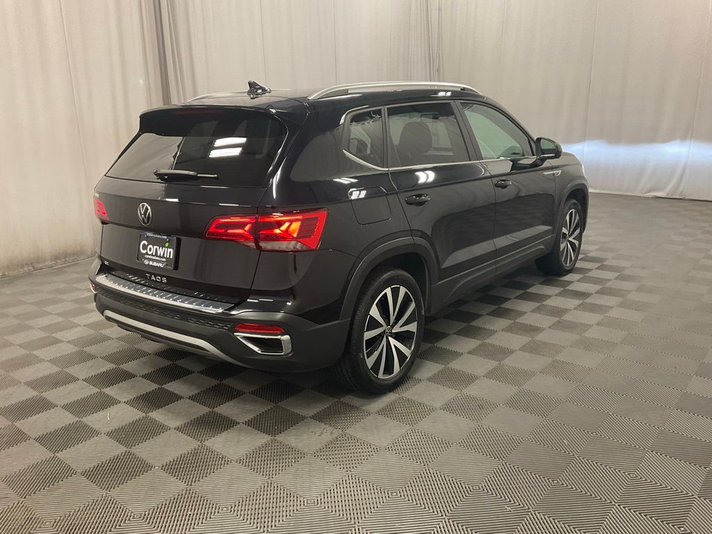 Used 2022 Volkswagen Taos SE with VIN 3VVRX7B27NM036574 for sale in Moorhead, Minnesota