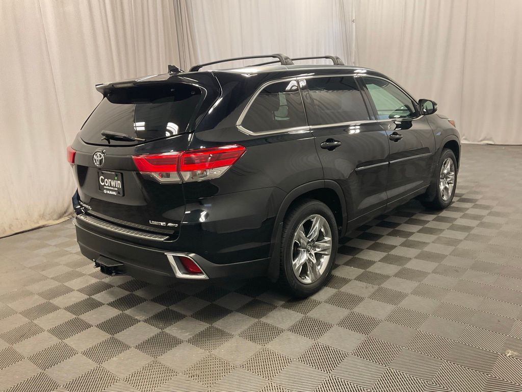 Used 2018 Toyota Highlander Limited with VIN 5TDDZRFH7JS874837 for sale in Moorhead, Minnesota