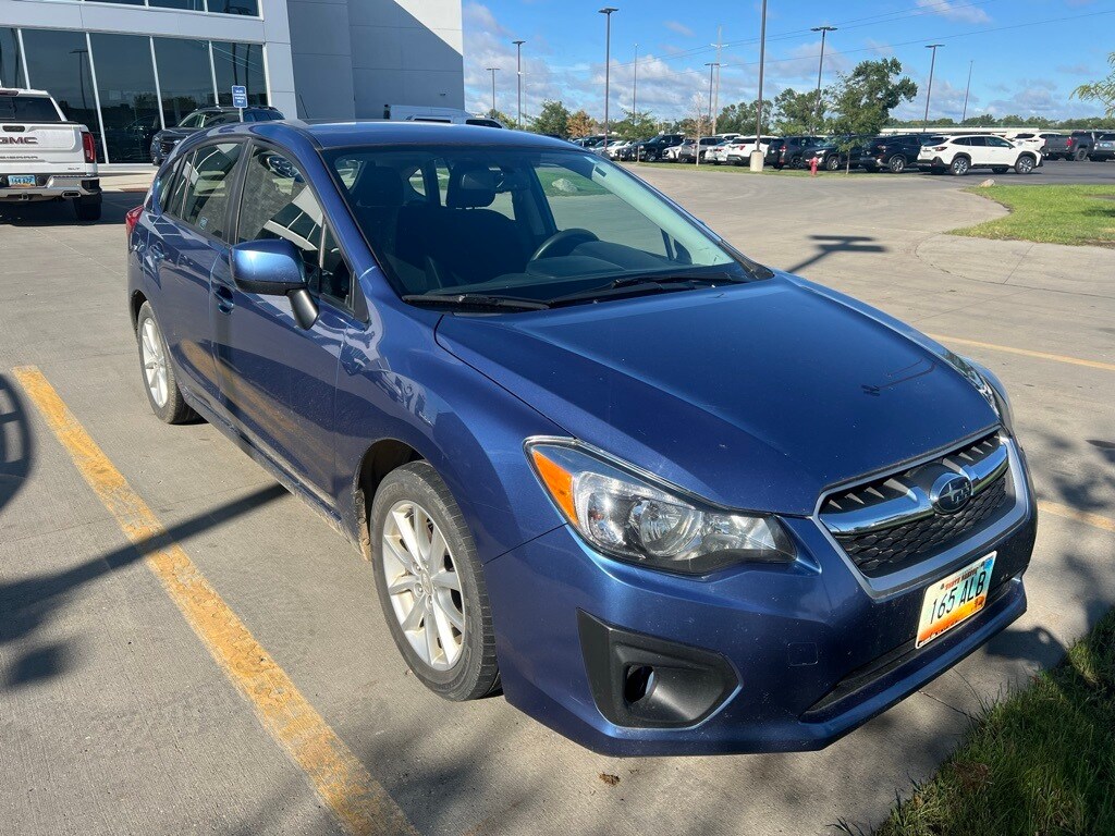 2014 Subaru Impreza 2.0i Premium photo 4