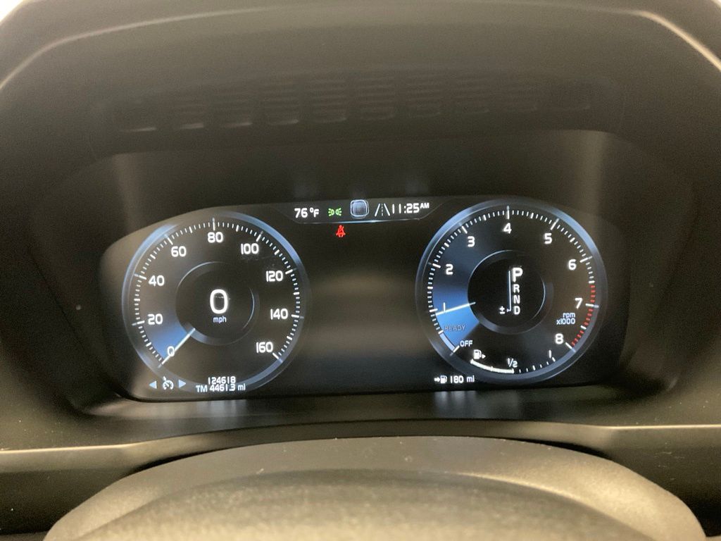 Used 2016 Volvo XC90 Momentum with VIN YV4A22PK7G1023696 for sale in Moorhead, Minnesota