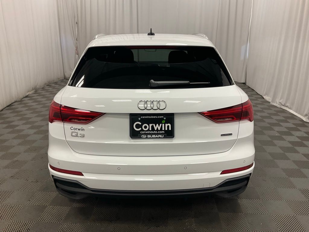 2025 Audi Q3 S line quattro Premium photo 2