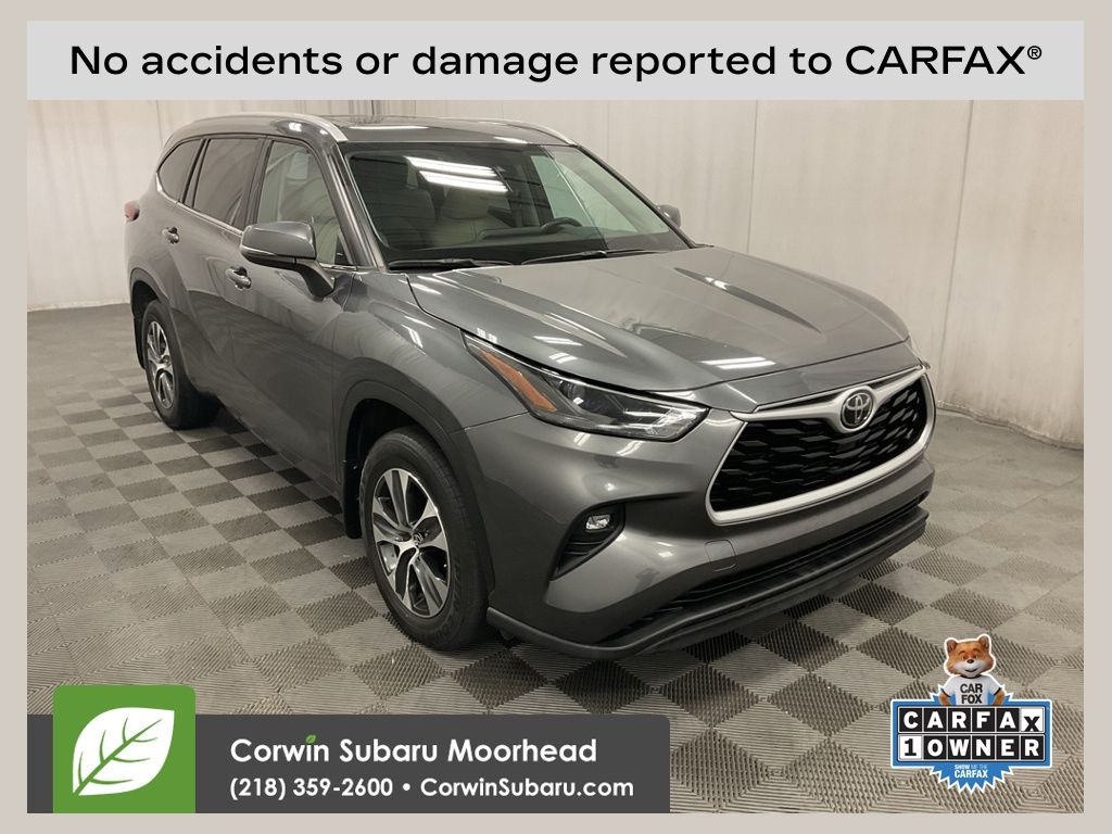 2022 Toyota Highlander XLE's photo