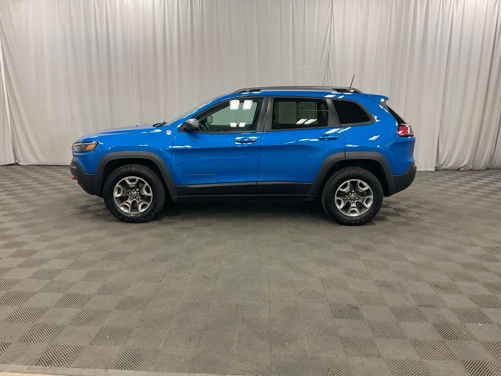 Used 2019 Jeep Cherokee Trailhawk with VIN 1C4PJMBX5KD477080 for sale in Moorhead, Minnesota
