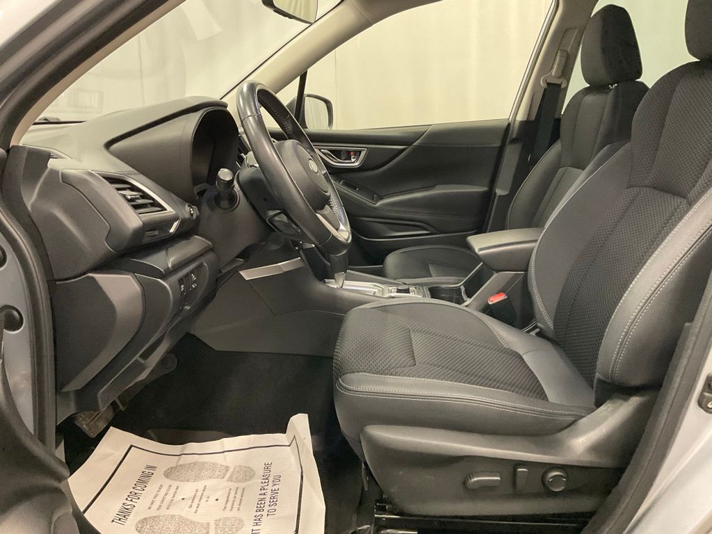 2023 Subaru Forester Premium Base photo 2