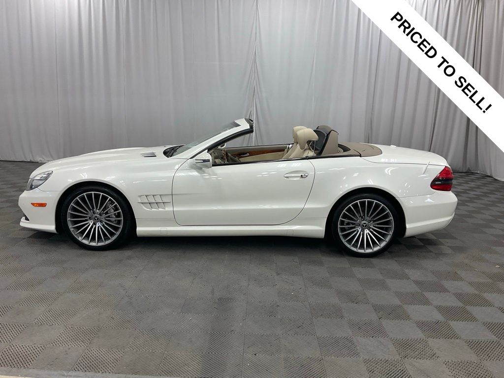 Used 2009 Mercedes-Benz SL-Class SL550 with VIN WDBSK71F29F151364 for sale in Moorhead, Minnesota