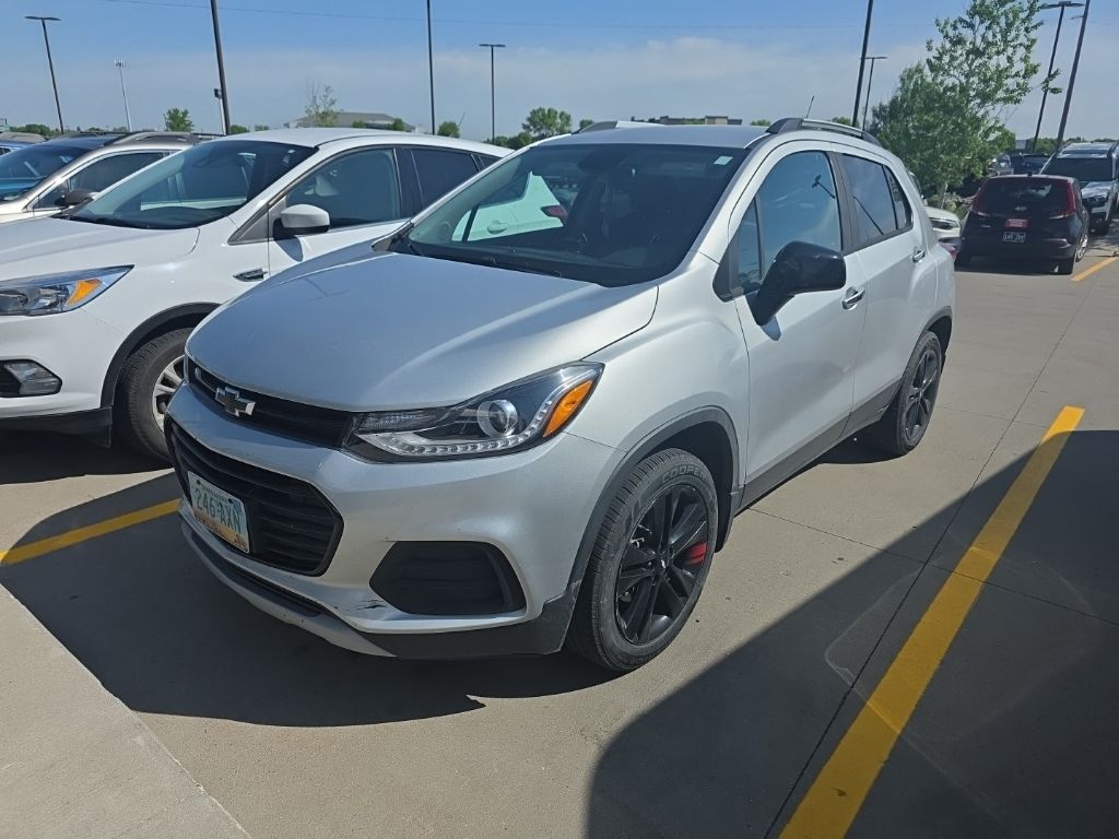 Used 2019 Chevrolet Trax LT with VIN 3GNCJPSB6KL118844 for sale in Moorhead, Minnesota