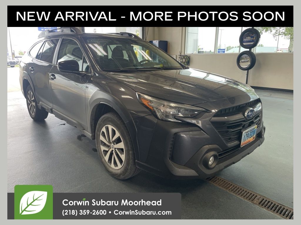 2024 Subaru Outback Premium's photo