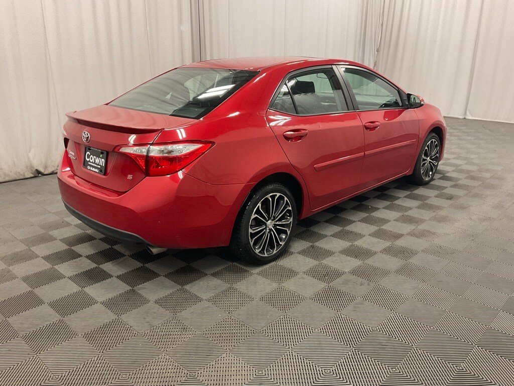 2014 Toyota Corolla Plus photo 2