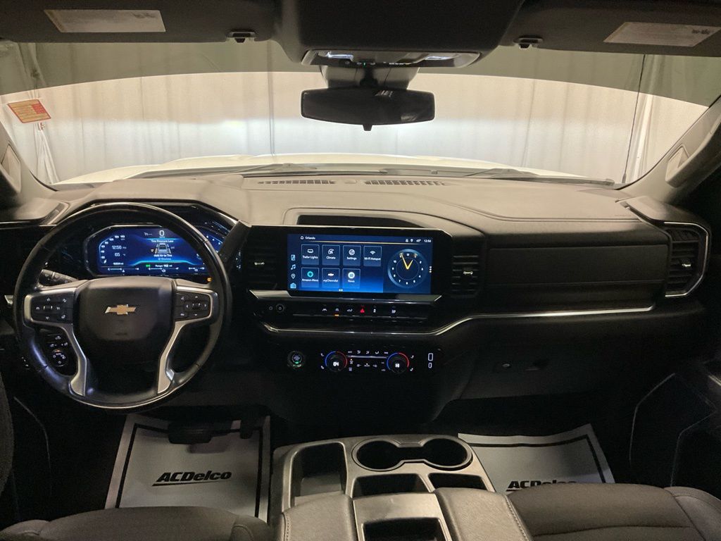 Used 2023 Chevrolet Silverado 1500 LT with VIN 1GCUDDED5PZ308084 for sale in Moorhead, Minnesota