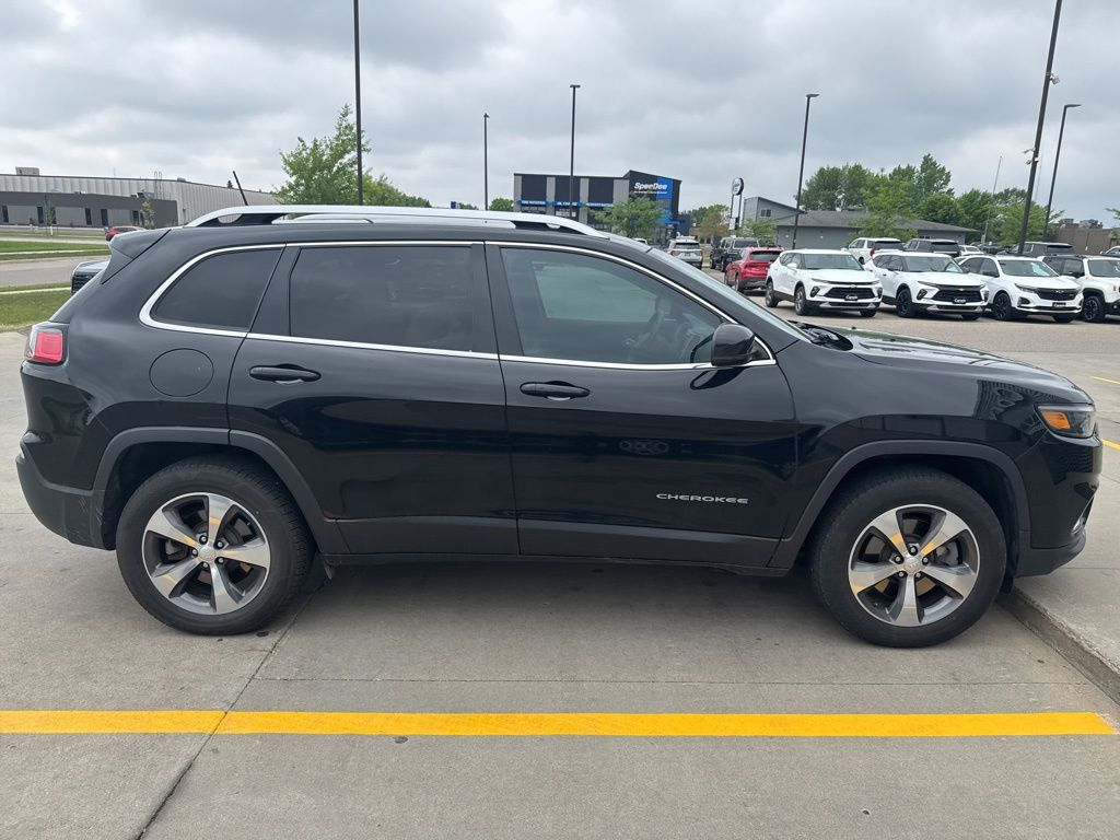 Used 2019 Jeep Cherokee Limited with VIN 1C4PJMDX2KD112501 for sale in Moorhead, Minnesota