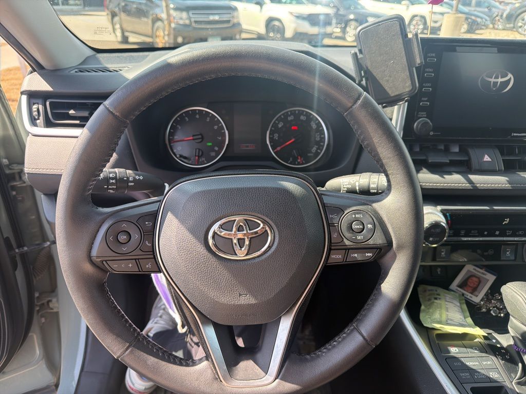 Used 2021 Toyota RAV4 XLE with VIN 2T3P1RFV4MW227860 for sale in Moorhead, Minnesota