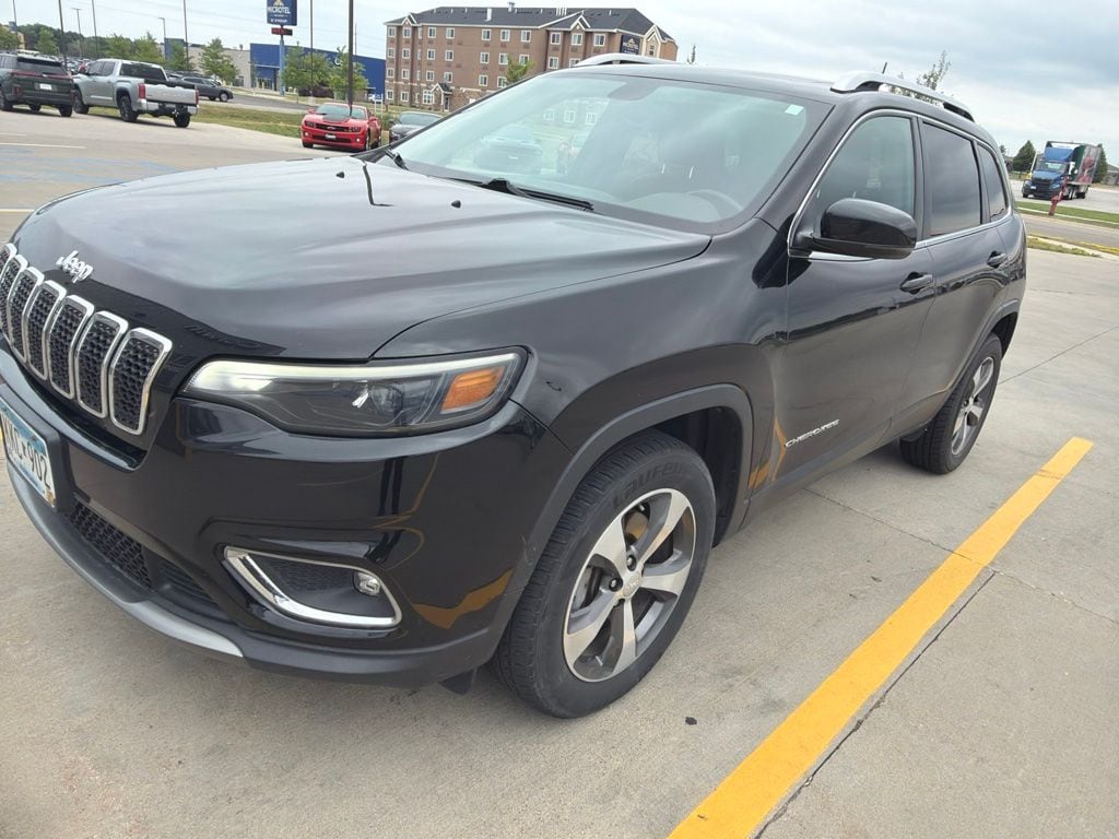 Used 2019 Jeep Cherokee Limited with VIN 1C4PJMDX8KD446869 for sale in Moorhead, Minnesota
