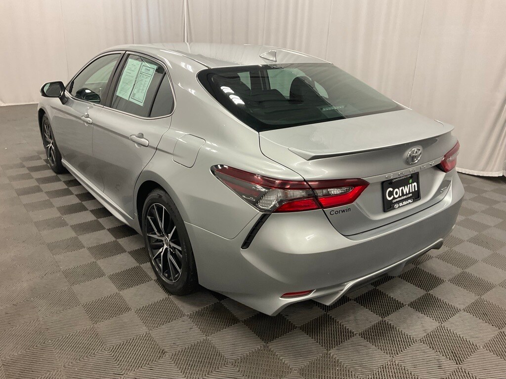 2021 Toyota Camry SE photo 4