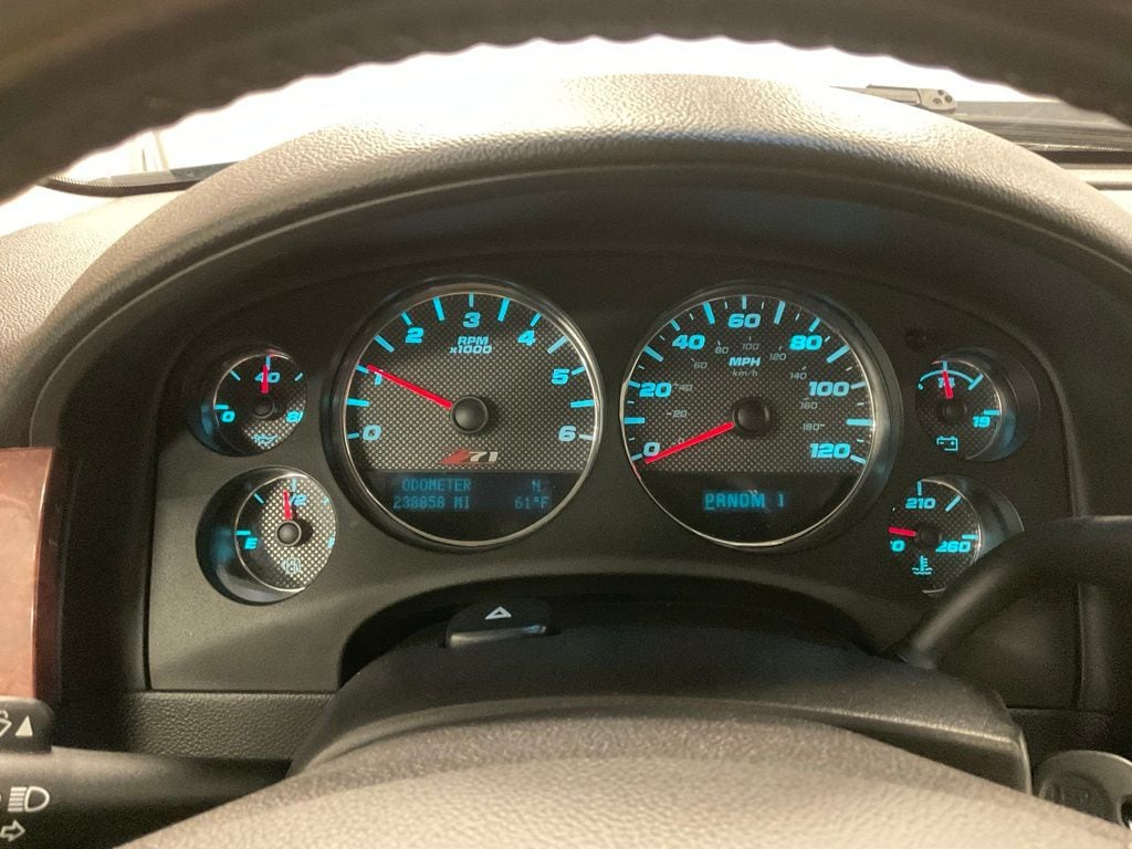 Used 2014 GMC Sierra 2500HD SLT with VIN 1GT121EG4EF183336 for sale in Moorhead, Minnesota