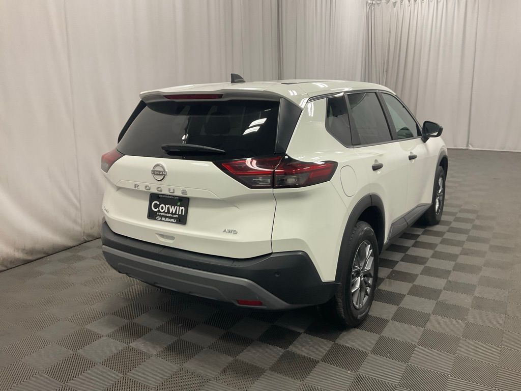 2023 Nissan Rogue S photo 3