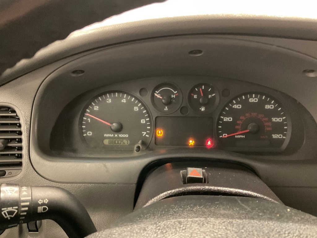 Used 2011 Ford Ranger XLT with VIN 1FTLR4FE5BPA86140 for sale in Moorhead, MN