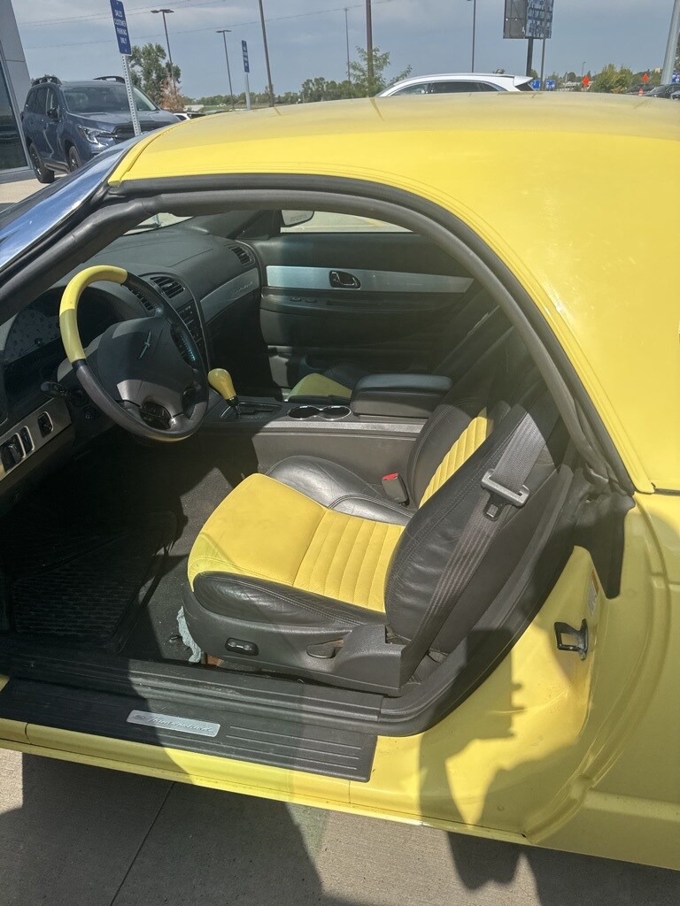 2002 Ford Thunderbird Premium photo 2