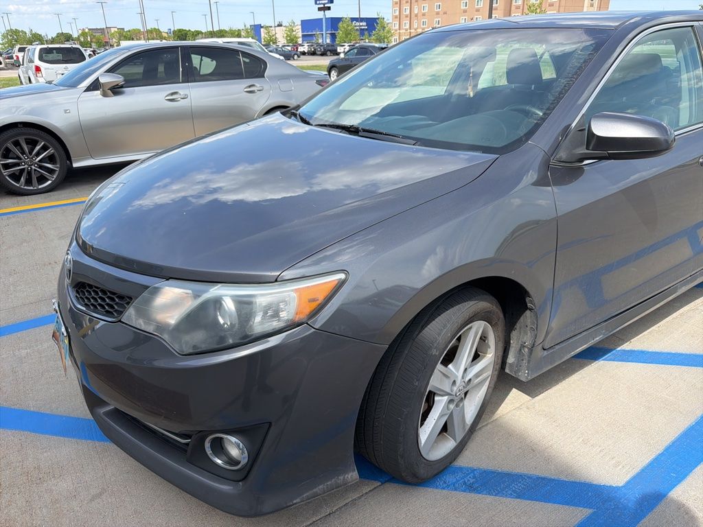 Used 2014 Toyota Camry SE with VIN 4T1BF1FK3EU381859 for sale in Moorhead, Minnesota