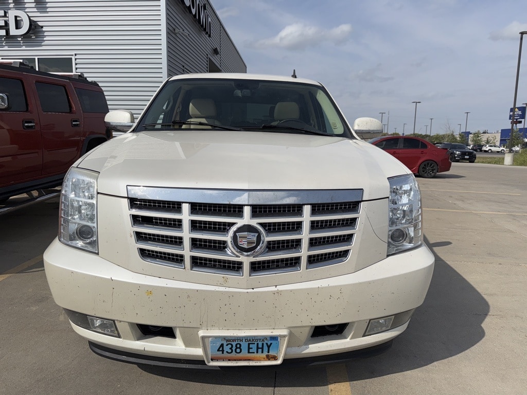 Used 2007 Cadillac Escalade Base with VIN 1GYFK63807R379204 for sale in Moorhead, Minnesota