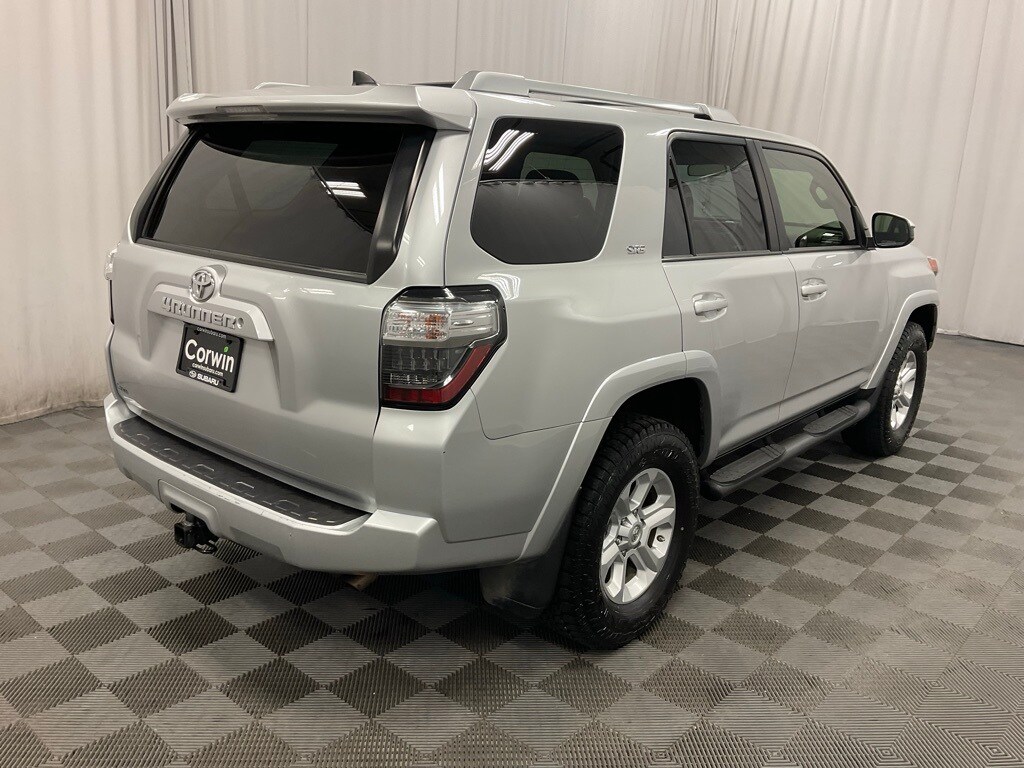 2018 Toyota 4Runner SR5 photo 3