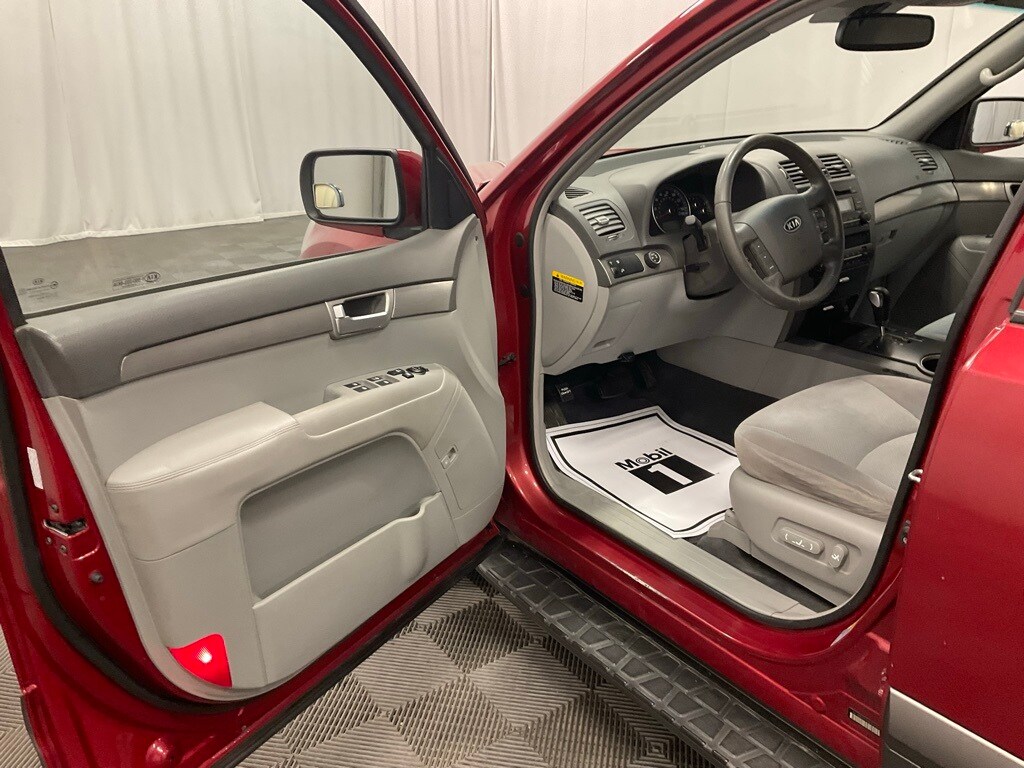 2009 Kia Borrego EX photo 2