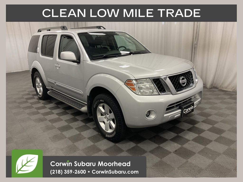 2011 Nissan Pathfinder SV 4x4's photo