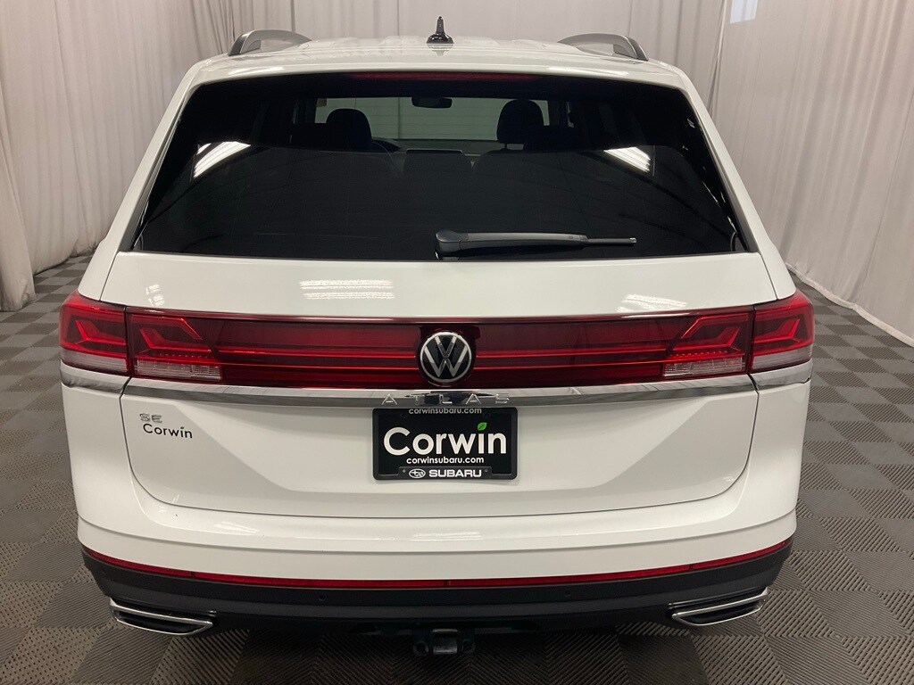 2025 Volkswagen Atlas SE Technology photo 3