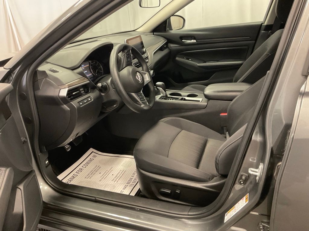 Used 2025 Nissan Altima SV Sedan